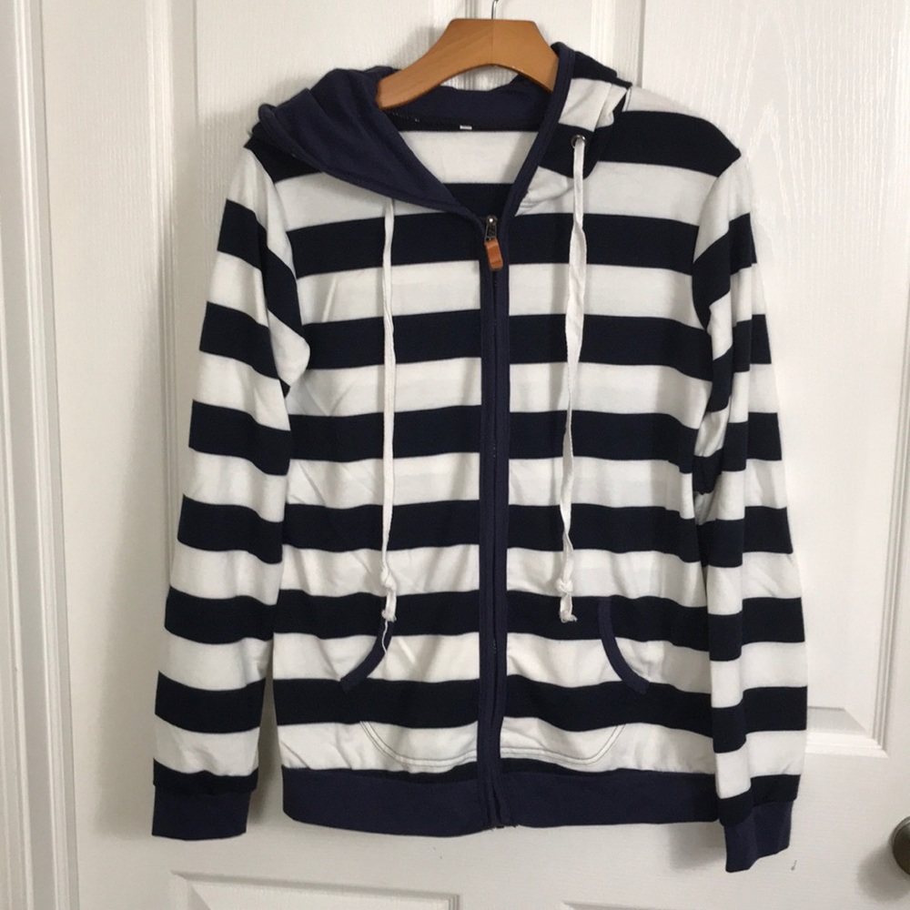 Women’s Hooded Lightweight Jacket